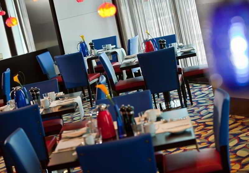 Courtyard By Marriott Doha City Center 외부 사진